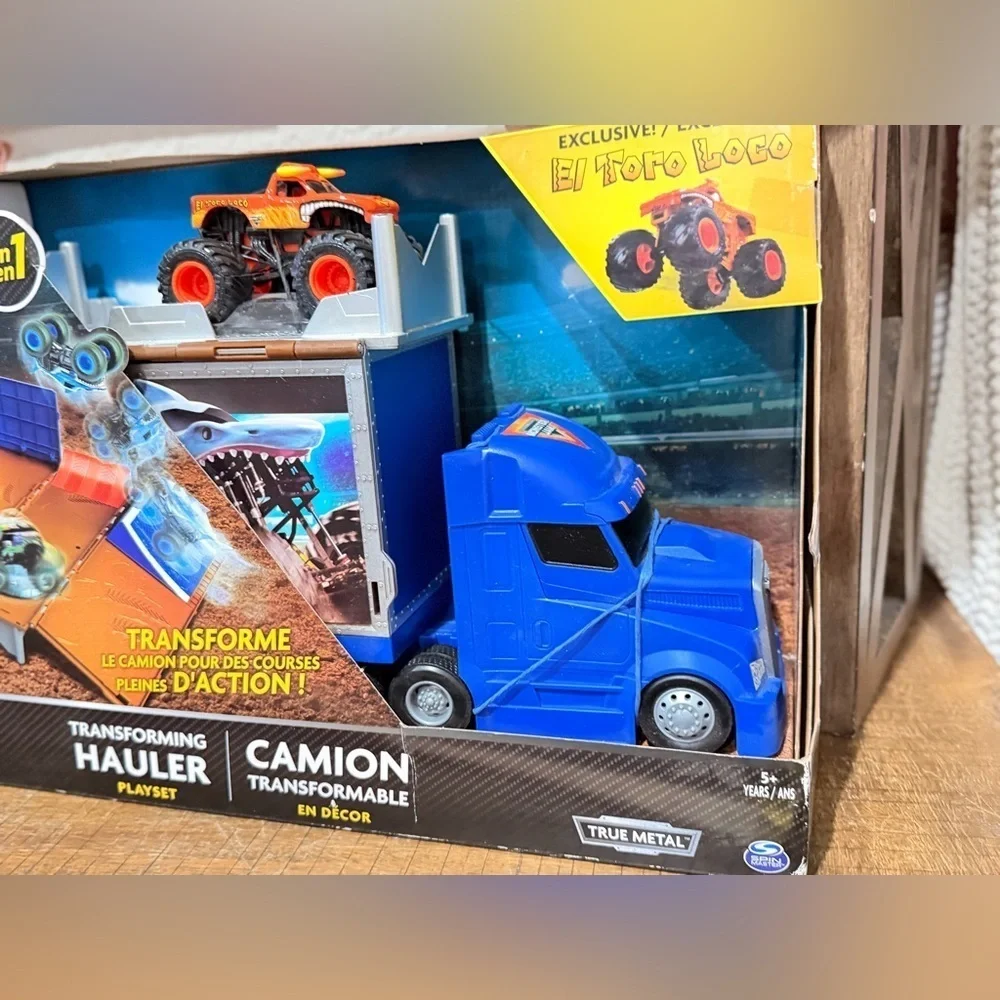 Monster Jam TRANSFORMING Hauler Truck Play Set + Exclusive El Toro Loco 🌟NEW🌟